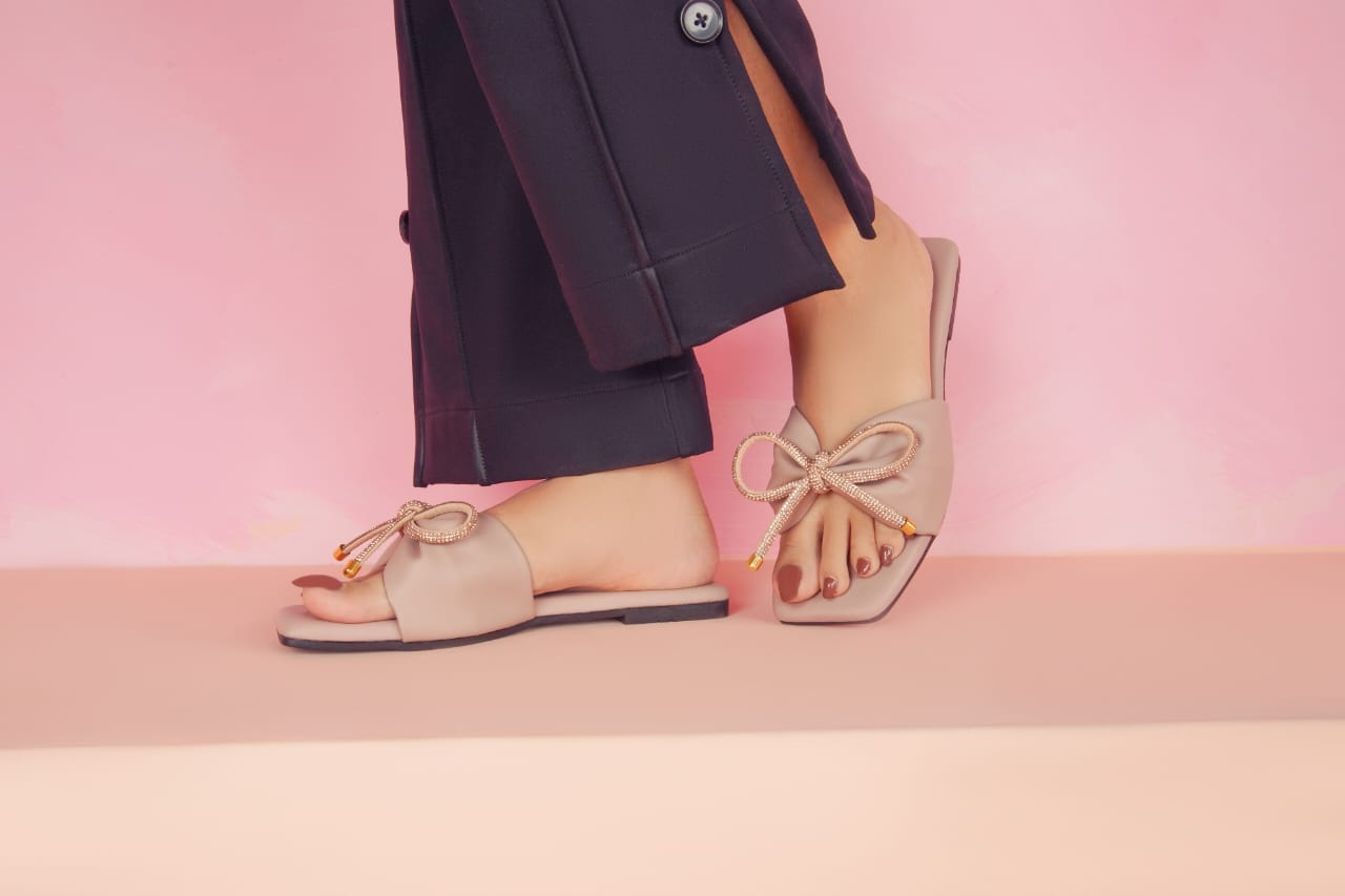 Regina Bow Accent Pink Sliders