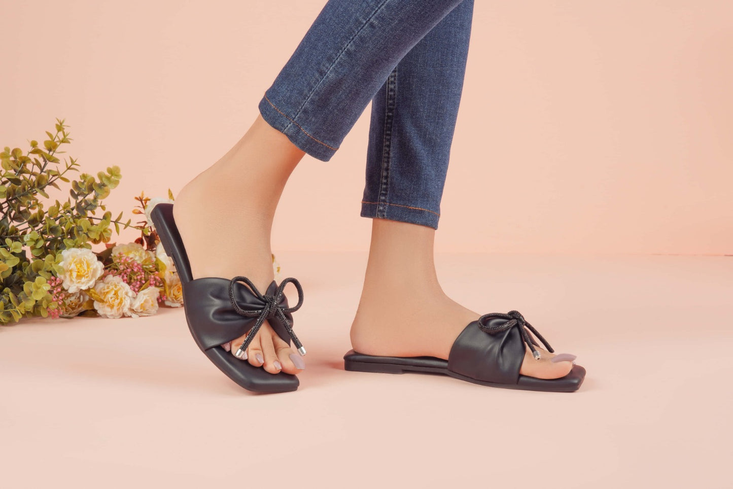 Regina Bow Accent Black Sliders
